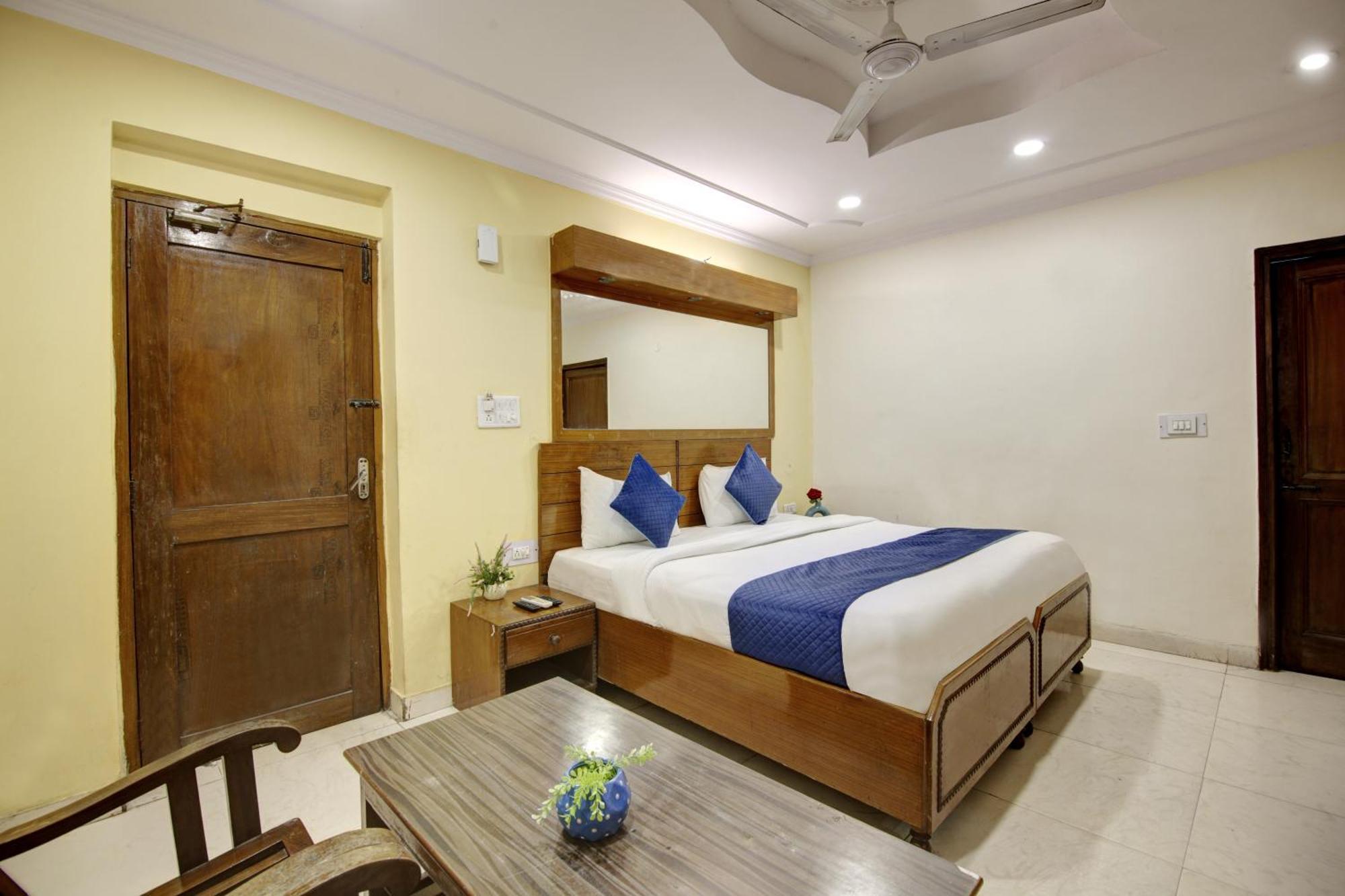 Hotel The Eden Park Noida Exterior photo