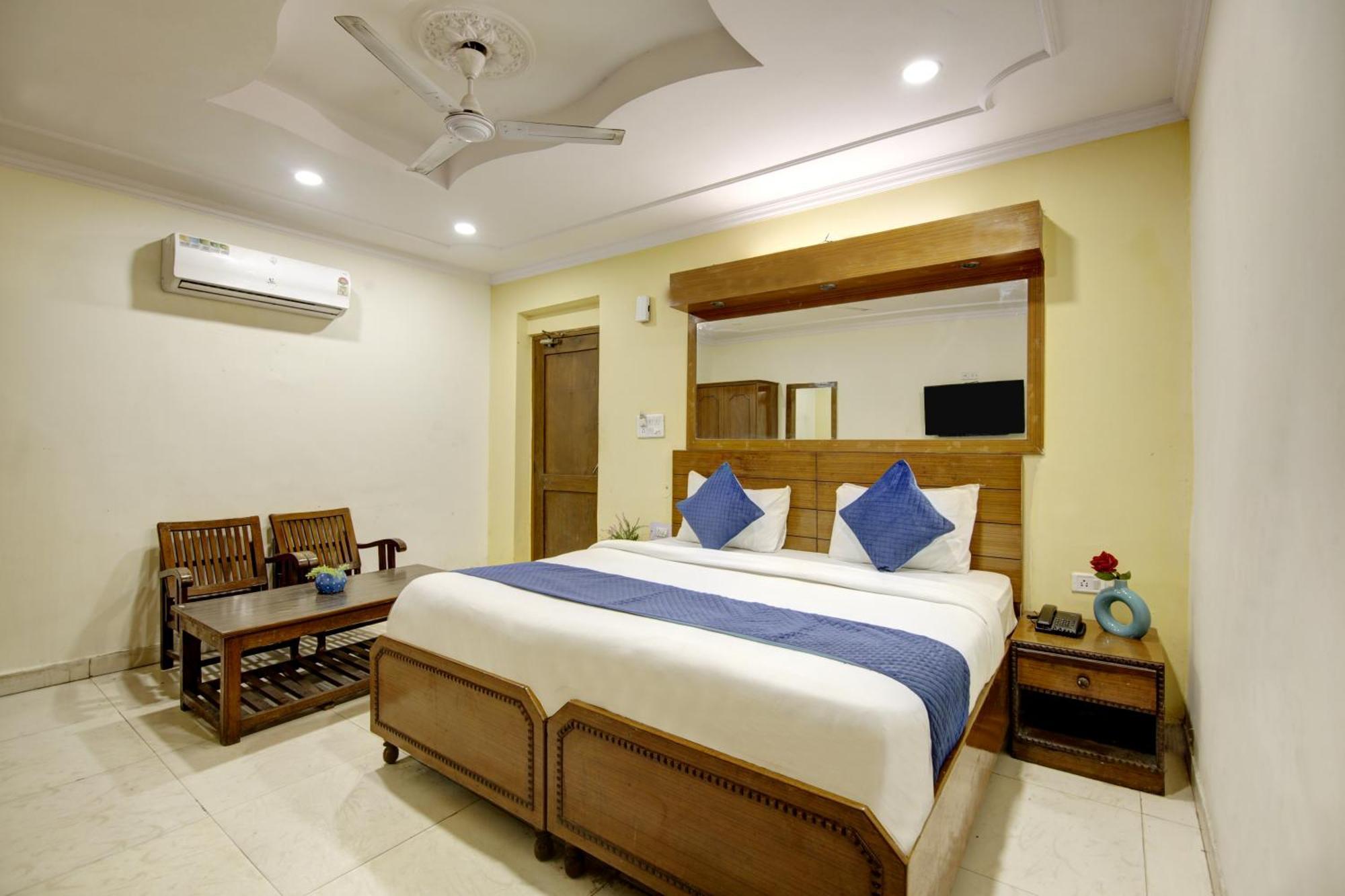 Hotel The Eden Park Noida Exterior photo