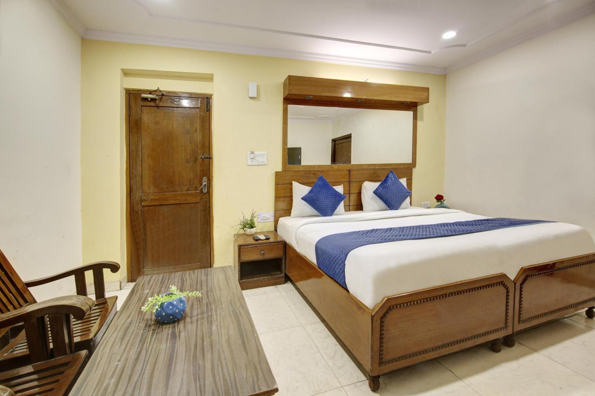 Hotel The Eden Park Noida Exterior photo